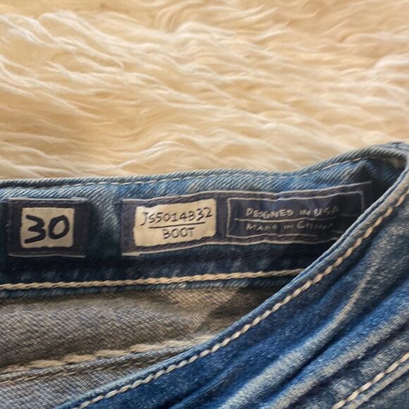 Miss Me Women’s Bootcut Denim Blue Jeans Studded Silver Stitching EUC Sz 30 - Picture 3 of 16